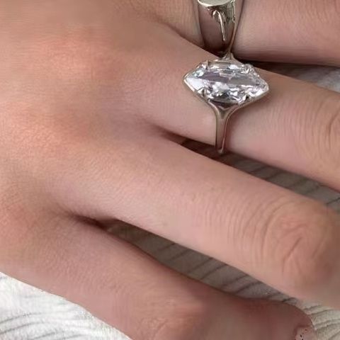 Temperament Water Drop Zircon Female Fashion Devil's Eye Open Ins Finger Ring_ipsvogv.com
