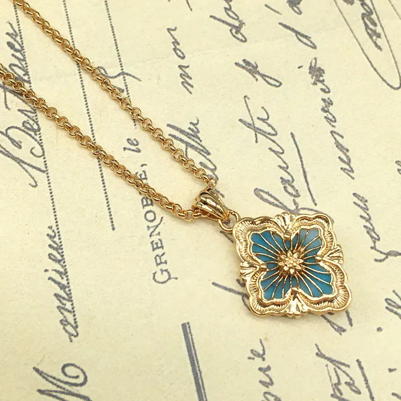 Italy Brand Designer Clover Pendant Necklaces for Women Retro Vintage Gold Enamel Choker Necklace Double Side Party_ipsvogv.com