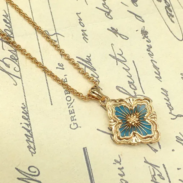 Italy Brand Designer Clover Pendant Necklaces for Women Retro Vintage Gold Enamel Choker Necklace Double Side Party_ipsvogv.com