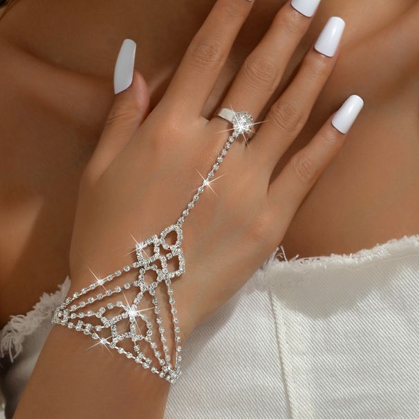 Women’s Jewelry Set Fashion Exaggerated Personality Diamond Bow Necklace Earrings Hand Chain Jewelry Set Personality Necklace Full Of Diamonds_ipsvogv.com
