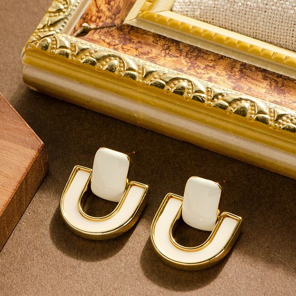 French Exquisite Elegant Geometric Drop Glazed Enamel For Women With A Sense Of Luxury, White Minimalist And Cool Style_ipsvogv.com