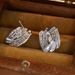 Cao Shi's Fashionable Personalized Women's T-shaped And Elegant Style, Commuting Earrings, Earrings_ipsvogv.com
