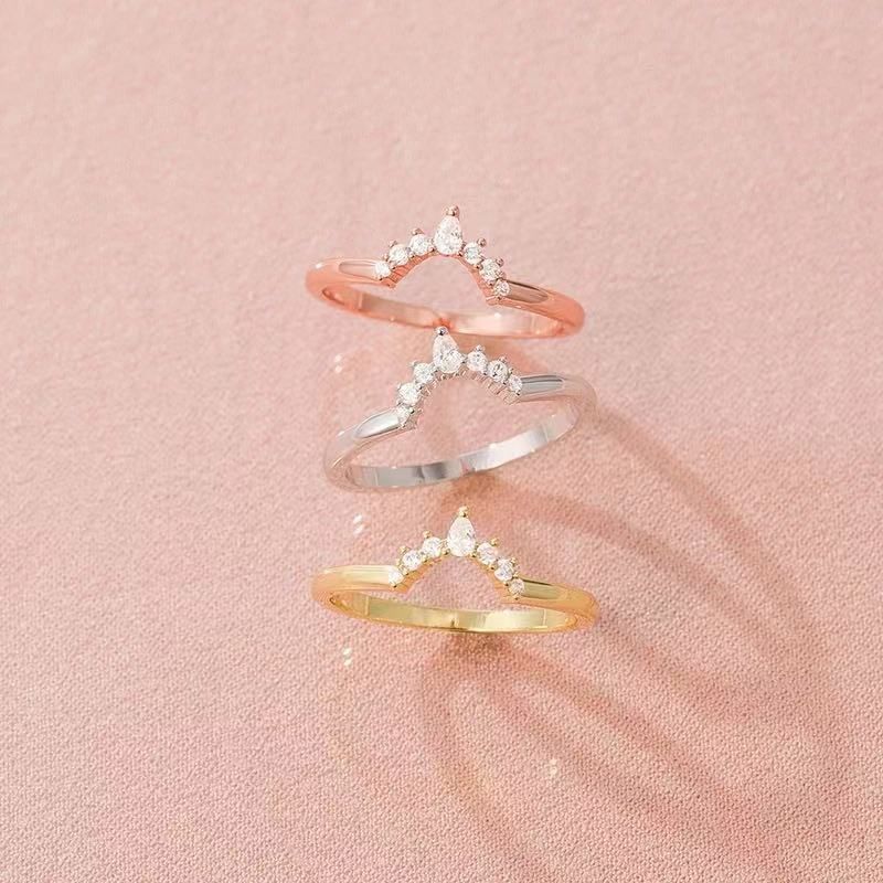 S925 Sterling Silver Ring For Women, Light Luxury, High End Feeling, Flashing V Shaped Letter Design, Simple And Versatile Ring_ipsvogv.com