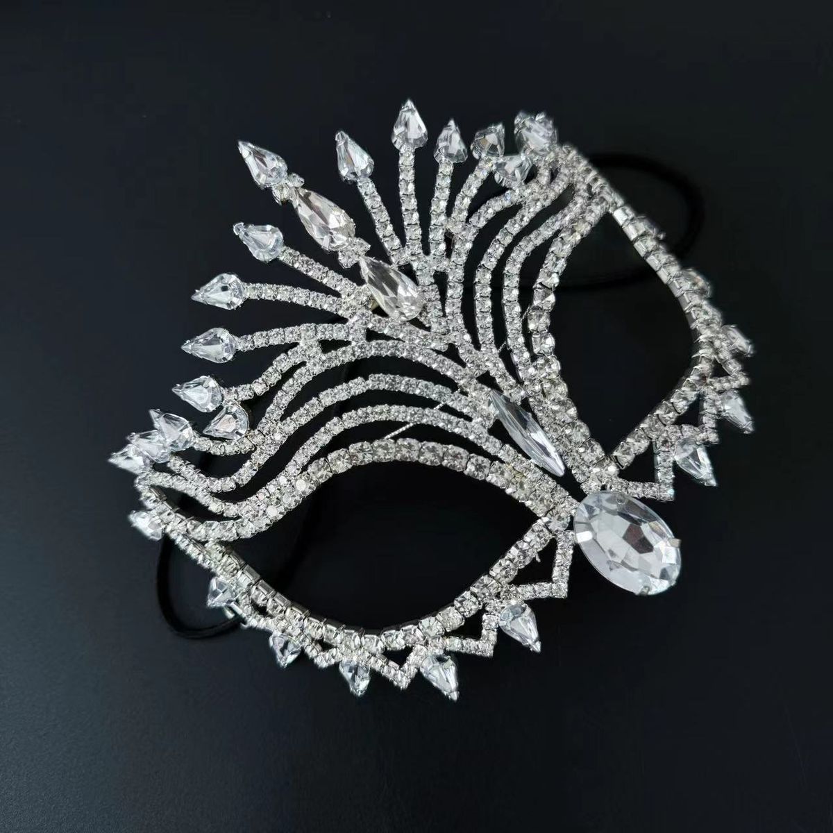 New fashion personality rhinestone mask party geometric hollow mask Halloween dance face decoration Mask_ipsvogv.com