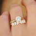 Cao Shi's Wheat Ear Geometric Design Pairs Delicate, Luxurious, High-end Rings With Fashionable Engagement Accessories_ipsvogv.com