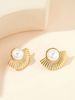 A Pair Of Light Luxury Inlaid Pearl Fan Earrings_ipsvogv.com