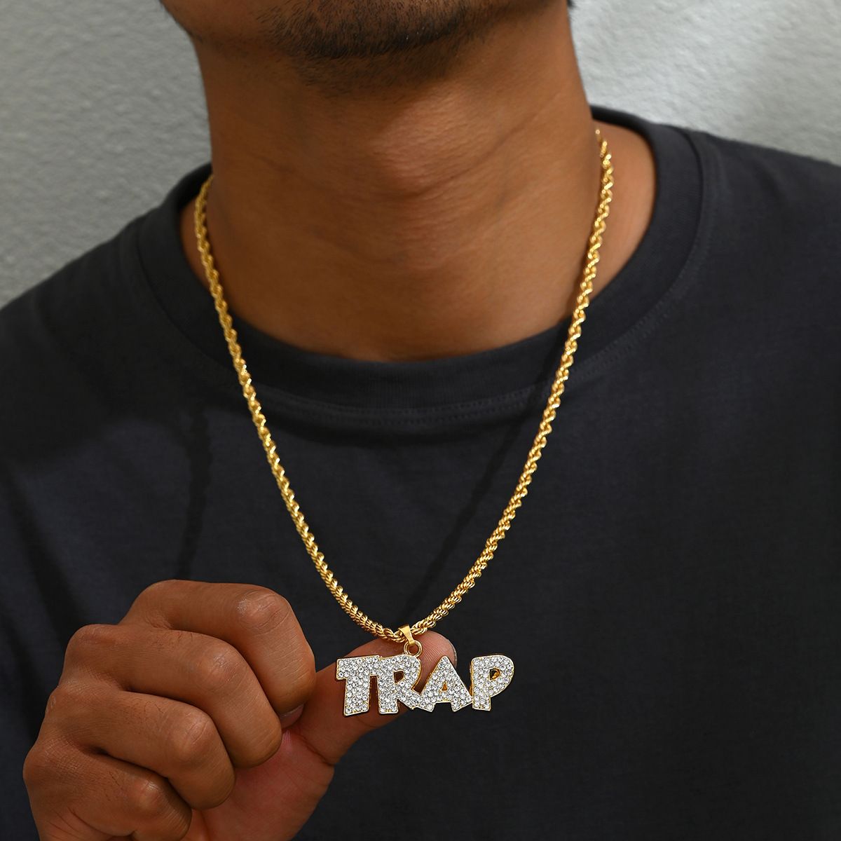 Versatile hip-hop trendy men's Cuban with minimalist niche letter inlaid diamond design necklace, versatile and elegant_ipsvogv.com