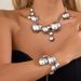 Fashionable Texture Metal Smooth Round Pendant With Heavy Chain And Collarbone Necklace Design_ipsvogv.com
