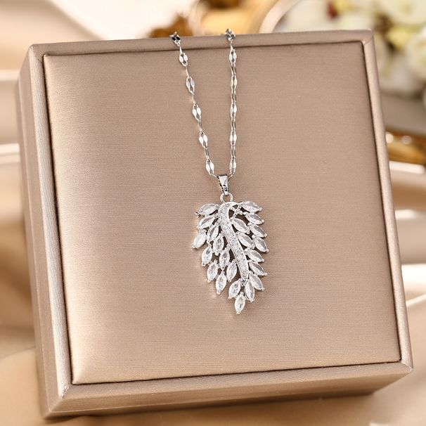 Titanium Steel Necklace, Female Copper Inlaid Zircon Pendant, Feather Leaf, Collarbone Chain, Love Wing Accessory_ipsvogv.com