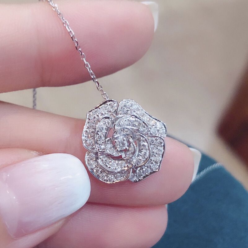 Cao Shi's French Celebrity Style Flower Necklace With Hollowed Out Full Diamond Camellia Pendant And Collarbone Chain_ipsvogv.com