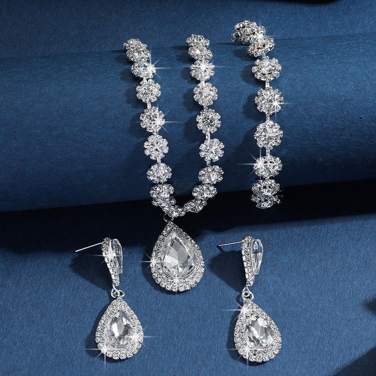 Hot Selling Full Diamond Large Water Drop Crystal Necklace Earrings Bracelet Jewelry Three-Piece Set_ipsvogv.com