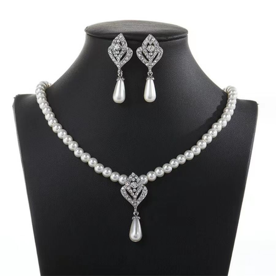 Fashionable New Necklace Jewelry With Diamond And Rose Hollow Pendant, Pearl Tassel Bride Set Chain_ipsvogv.com