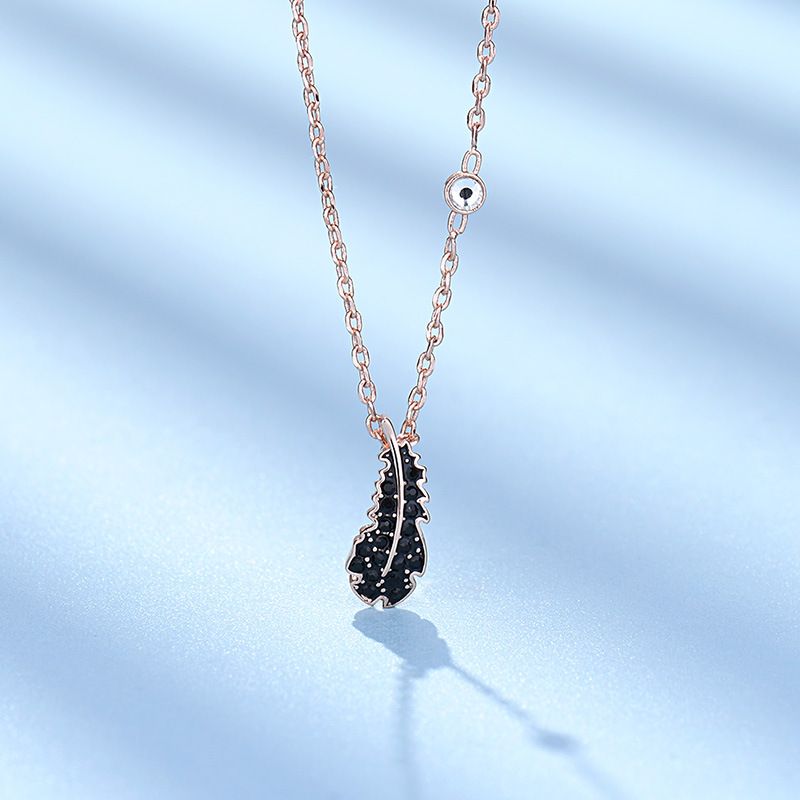 Black Feather Necklace For Women Lightweight Small Size Element Anti Crystal Clavicle Necklace_ipsvogv.com