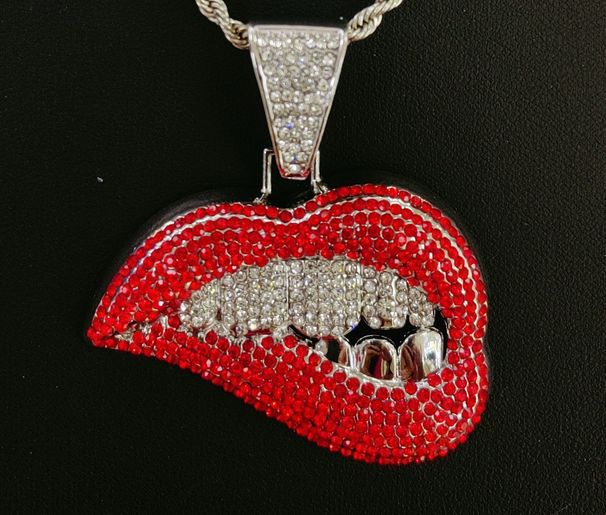 Personalized Colorful Red Sexy Lip Biting Pendant Hip-hop Male Niche Design Full Diamond Necklace Jewelry_ipsvogv.com