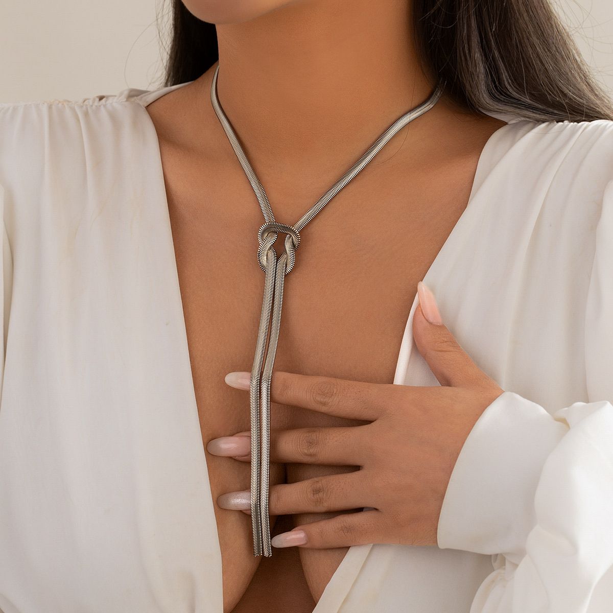 Jewelry Metal Style Texture Knot Snake Bone Chain Fashionable And Personalized Long Collar Necklace_ipsvogv.com