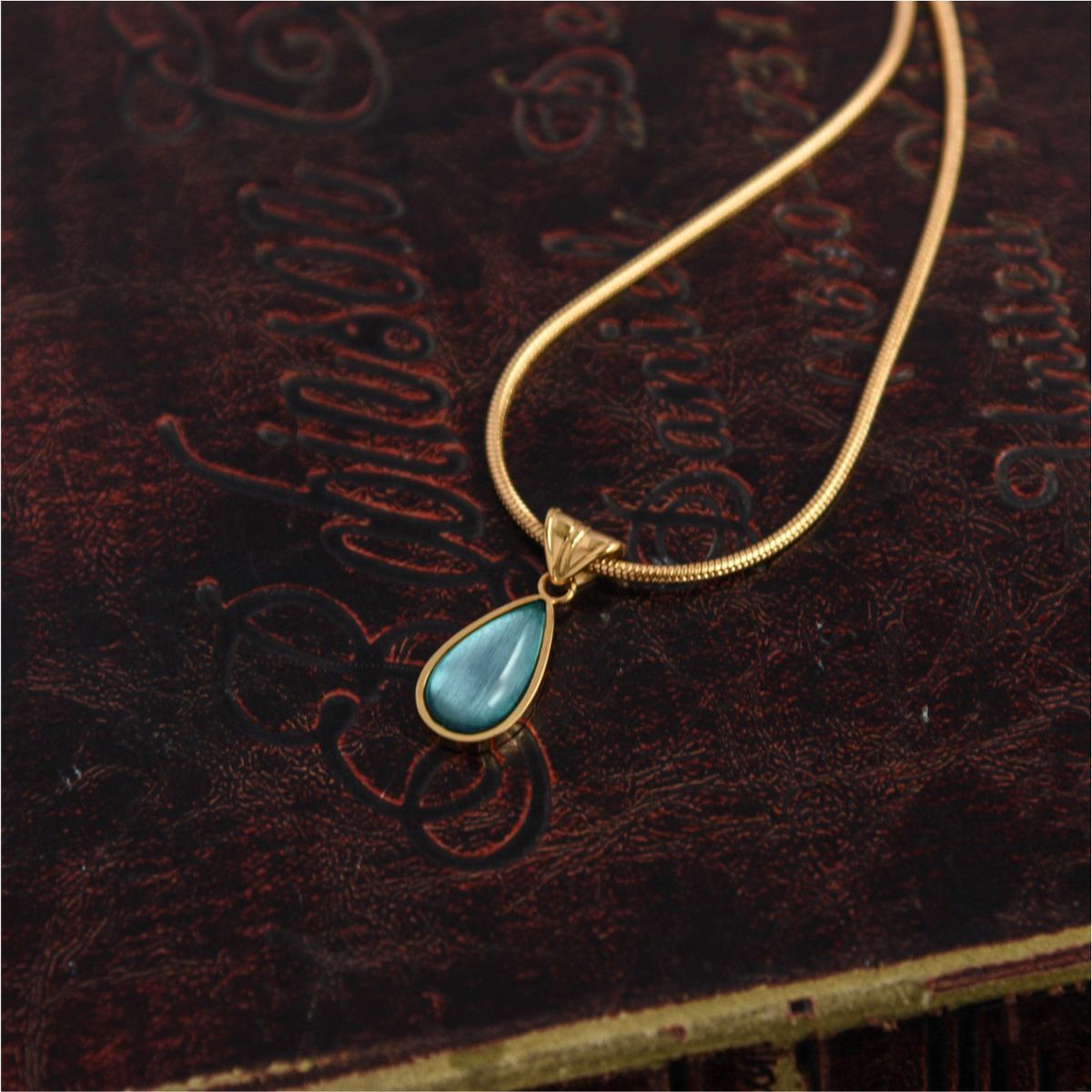 Meichen French Transparent Green Water Droplets Blue Ocean Collar Chain Fashionable And Personalized Titanium Steel Gold_ipsvogv.com