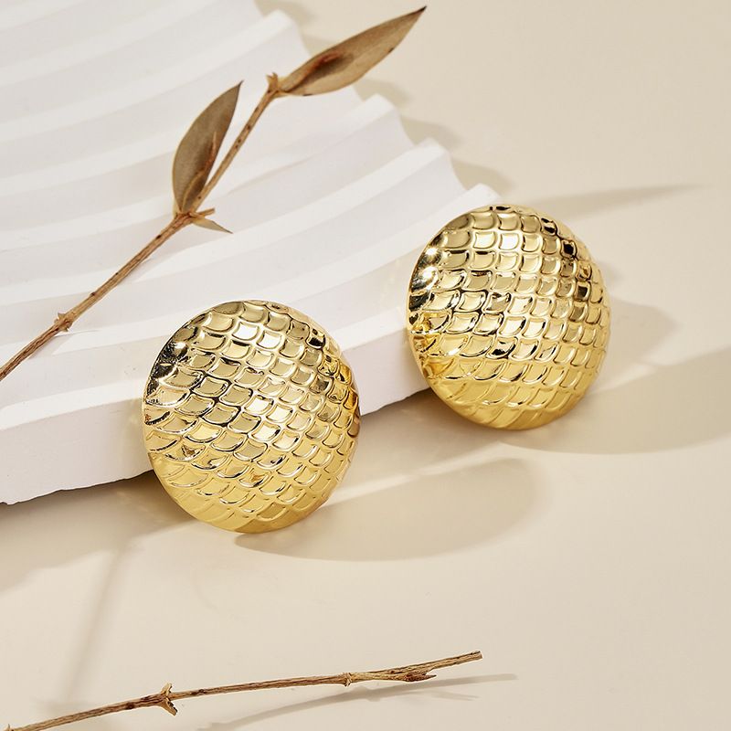 Ins Niche Design Heavy Metal Korean Fashion Gold Series Light Luxury Versatile Earrings_ipsvogv.com