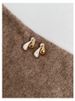 Simple design, personalized earrings can be paired with two pairs of gold and silver earrings_ipsvogv.com