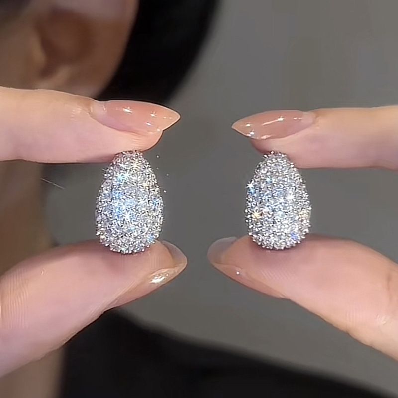 Cao Shi's Shining Temperament Earrings Are Fashionable Exquisite Dresses, Paired With Elegant And Luxurious Jewelry_ipsvogv.com