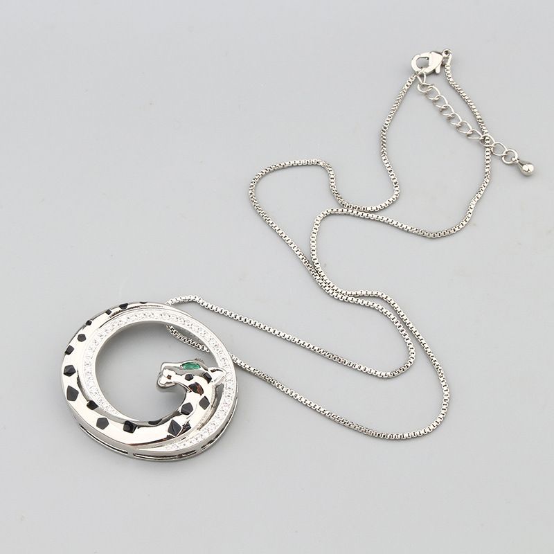 Elliptical Hollow Leopard Pendant With Micro Inlaid Zircon Hip-hop Jewelry, Street Rap Singer Men's Necklace_ipsvogv.com