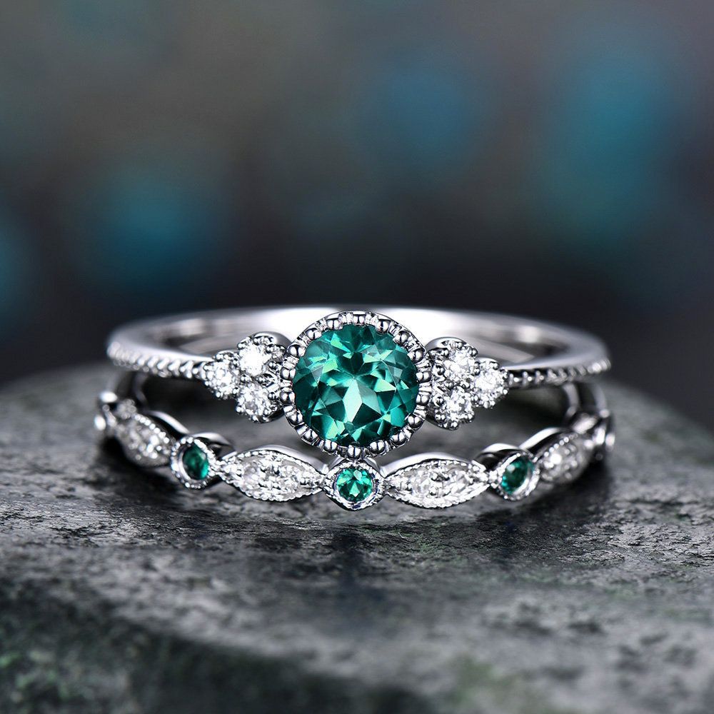 Cao Shi's New Fashion Versatile Zircon Women's with Copper Plating White K Micro Set Green Ring_ipsvogv.com