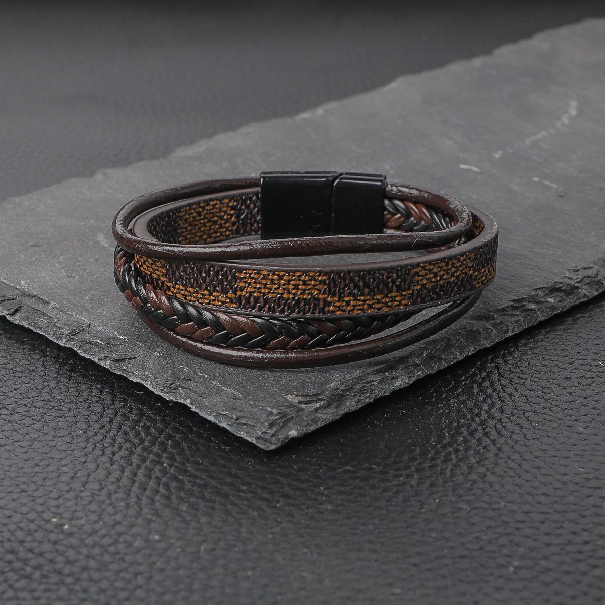 Casual Solid Color Pu Leather Men's Wristband_ipsvogv.com