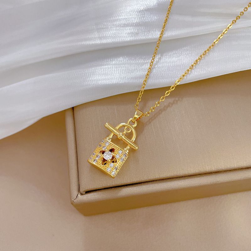 】 Lucky 【 Lock Light Luxury Charm Gorgeous Full Diamond Necklace Female Internet Celebrity Versatile Clavicle Titanium 【 】 【 】 【 】_ipsvogv.com