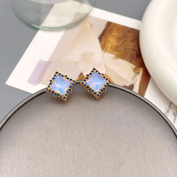 Korean version commuting versatile fashion full diamond small and exquisite geometric high-end niche design earrings_ipsvogv.com