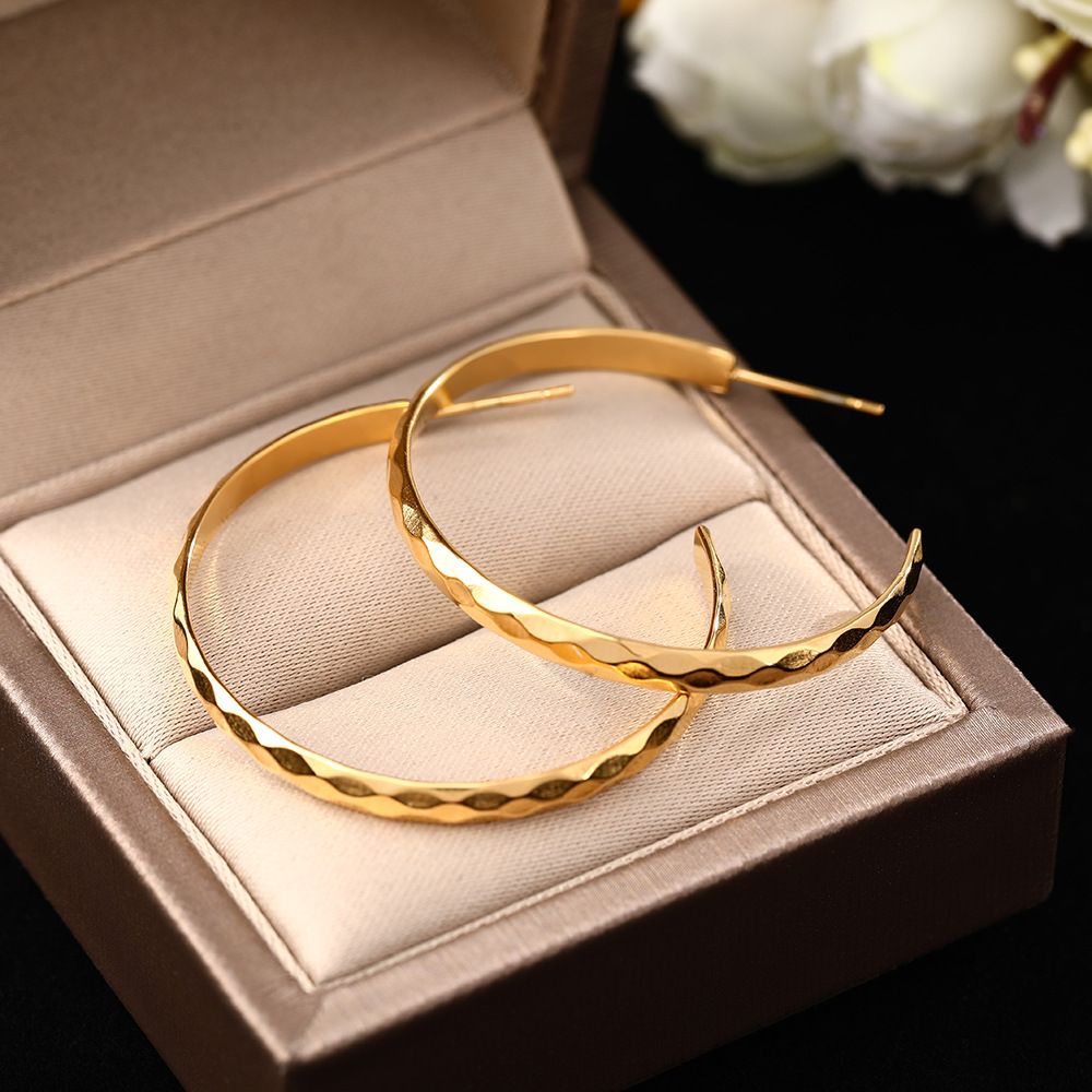 Fashionable, Personalized, Luxurious Diamond Shaped Plain Circle Titanium Steel Earrings For Women, Simple And Versatile_ipsvogv.com