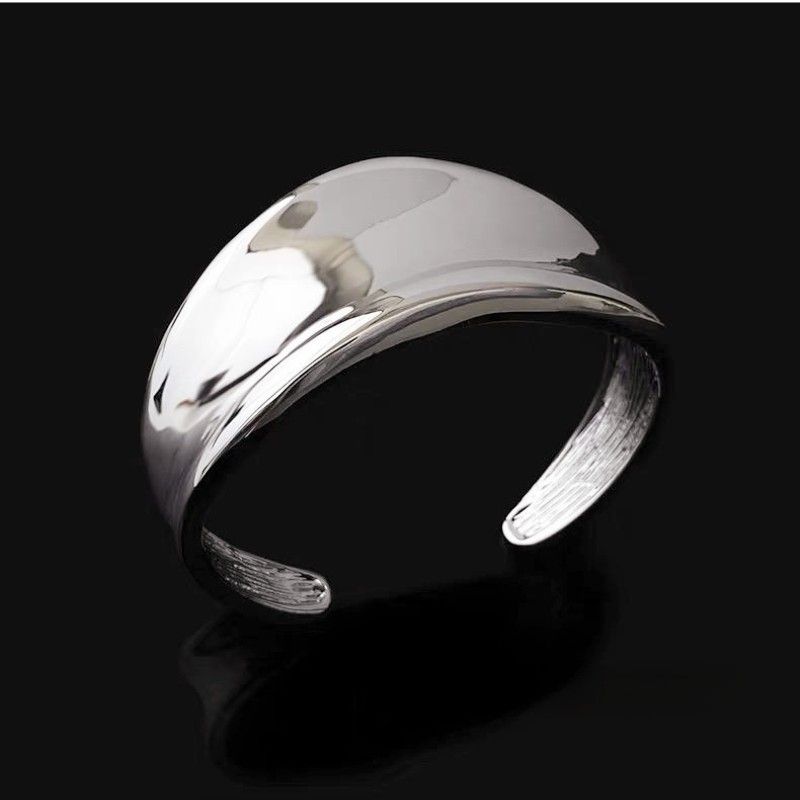 Irregular and exaggerated three-dimensional wide with irregular personality, women's geometric metal ripple bracelet_ipsvogv.com