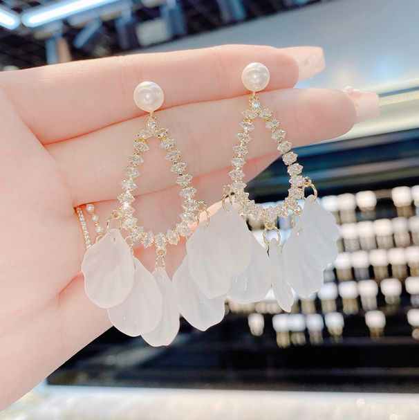 Zircon Water Drop For Women Acrylic Petal Tassel With Silver Needle Fashionable Face Slimming Earrings_ipsvogv.com