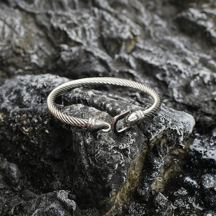 Men's Horseshoe Buckle Stainless Braided Rope Open Bangle Trendy Titanium Steel Simple Bracelet_ipsvogv.com