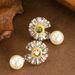 Forest Style Sweet Fresh Diamond Inlaid Daisy Pearl Pendant With Feminine Temperament, Simple And High-end Silver Needle_ipsvogv.com