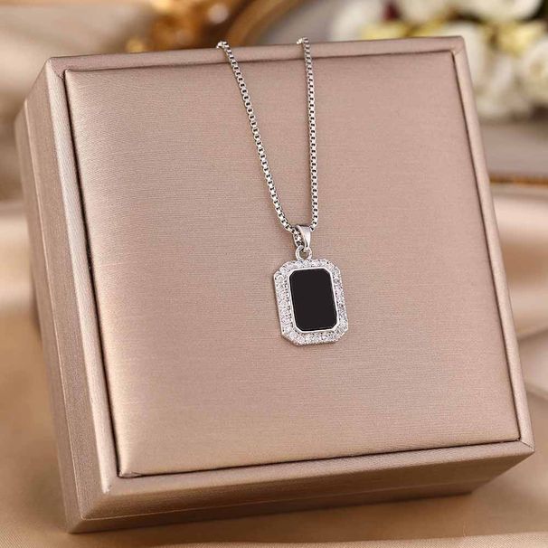 Net Red Black Label Pendant Titanium Steel Necklace For Women Versatile High Grade Luxury Fashion Female Collar_ipsvogv.com