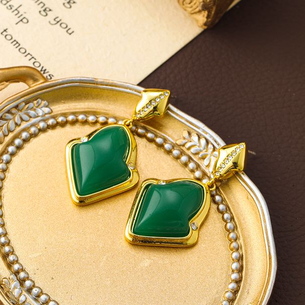 Vintage jewelry, water droplet arrow shaped green jelly glass light luxury, niche high-end earrings, autumn and winter_ipsvogv.com