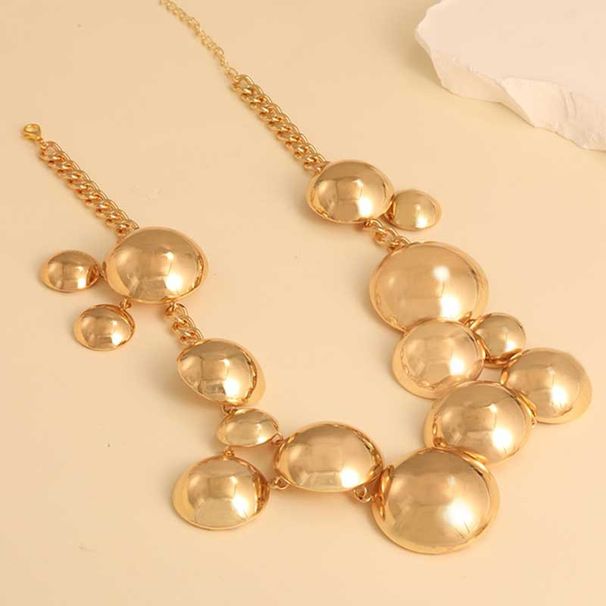Fashionable Textured Metal Glossy Round Pendant Design Heavy Chain Clavicle Necklace_ipsvogv.com