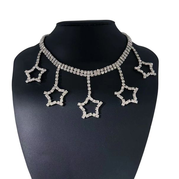 Ladies' fashionable and simple star pendant necklace Creative five pointed star inlaid diamond catwalk claw chain clavicle chain_ipsvogv.com