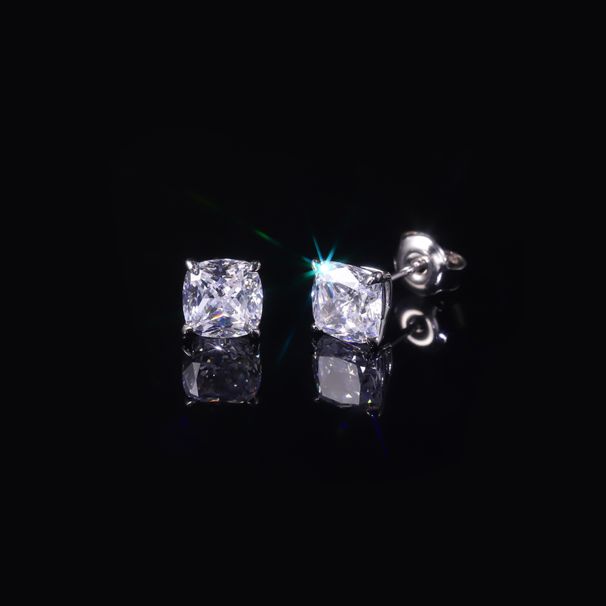 Daily Commuting Fat Square Moissanite Earrings Eagle Claw 0.6/1.5/2/2.5 Carat S925 Sterling Silver Earrings In Stock_ipsvogv.com