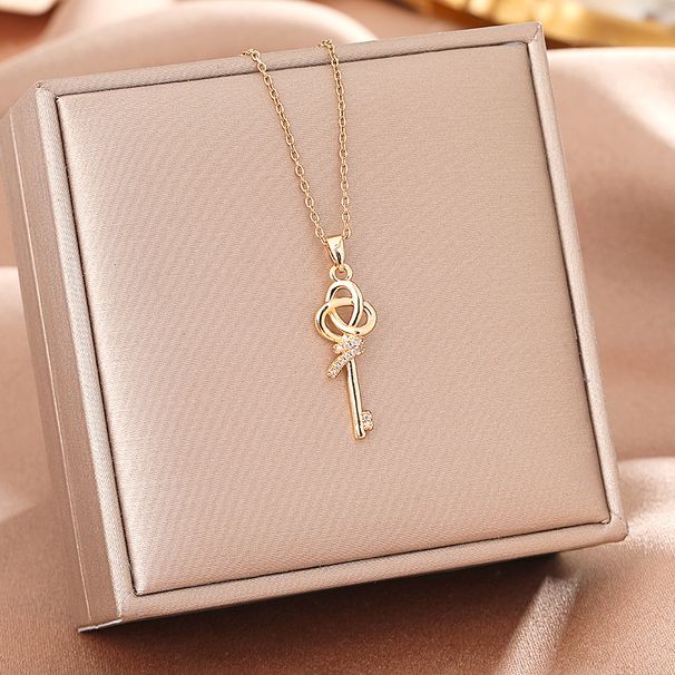 T's Knot Studded With Diamonds, Titanium Steel Necklace, Women's Gold Fashion, High-end Feeling, Collarbone Chain_ipsvogv.com