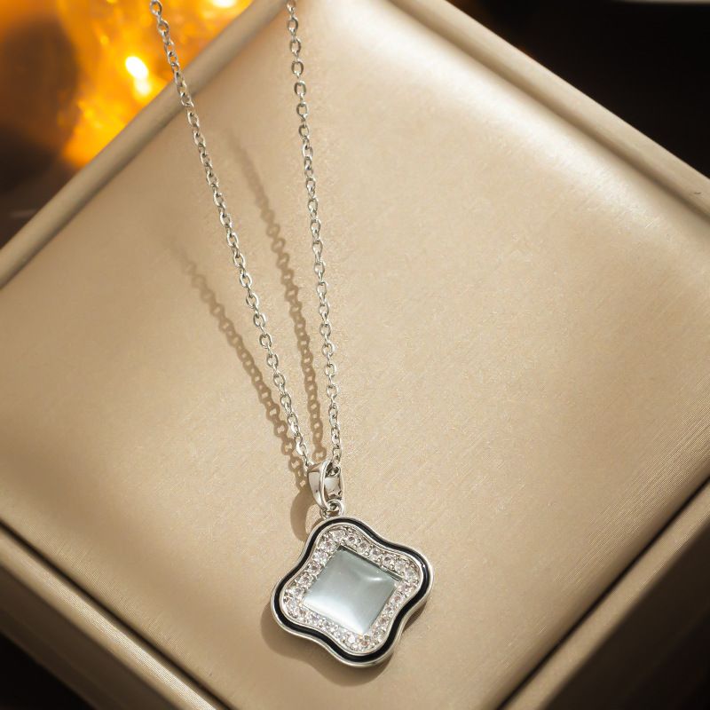 Cat's Eye Four Leaf Grass Necklace for Women, Light Luxury and Small Crowd 2023 New Collar Chain Sparkling Diamond, High_ipsvogv.com
