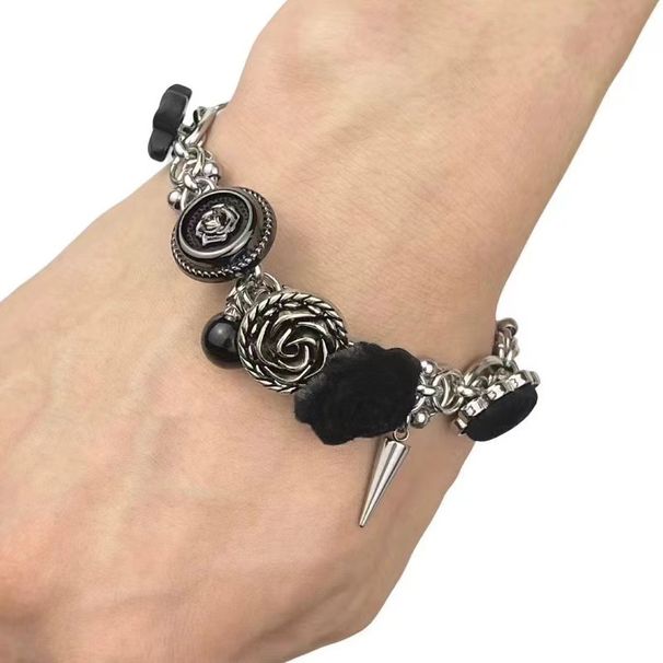 Original Thorn Rose Chinese Velvet Flower Titanium Steel Necklace Punk High End Heavy Duty Niche Button Necklace Clavicle Chain_ipsvogv.com