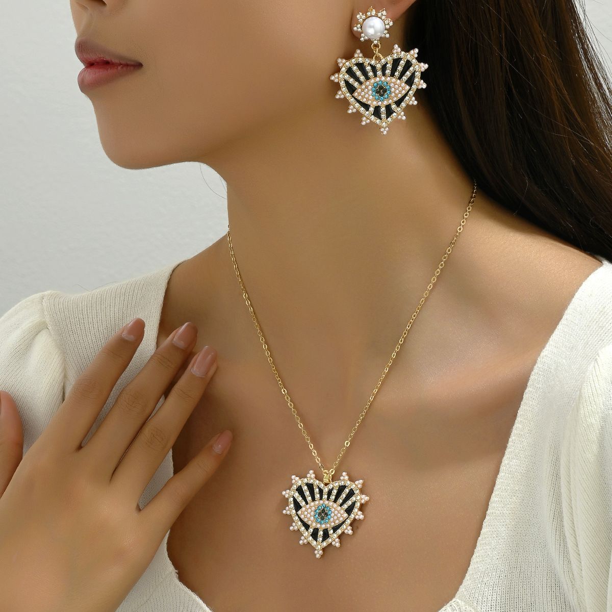 Hip Hop Women's Necklace Small and Popular Devil's Eye Set with Diamond Design Earrings, Long Chain_ipsvogv.com