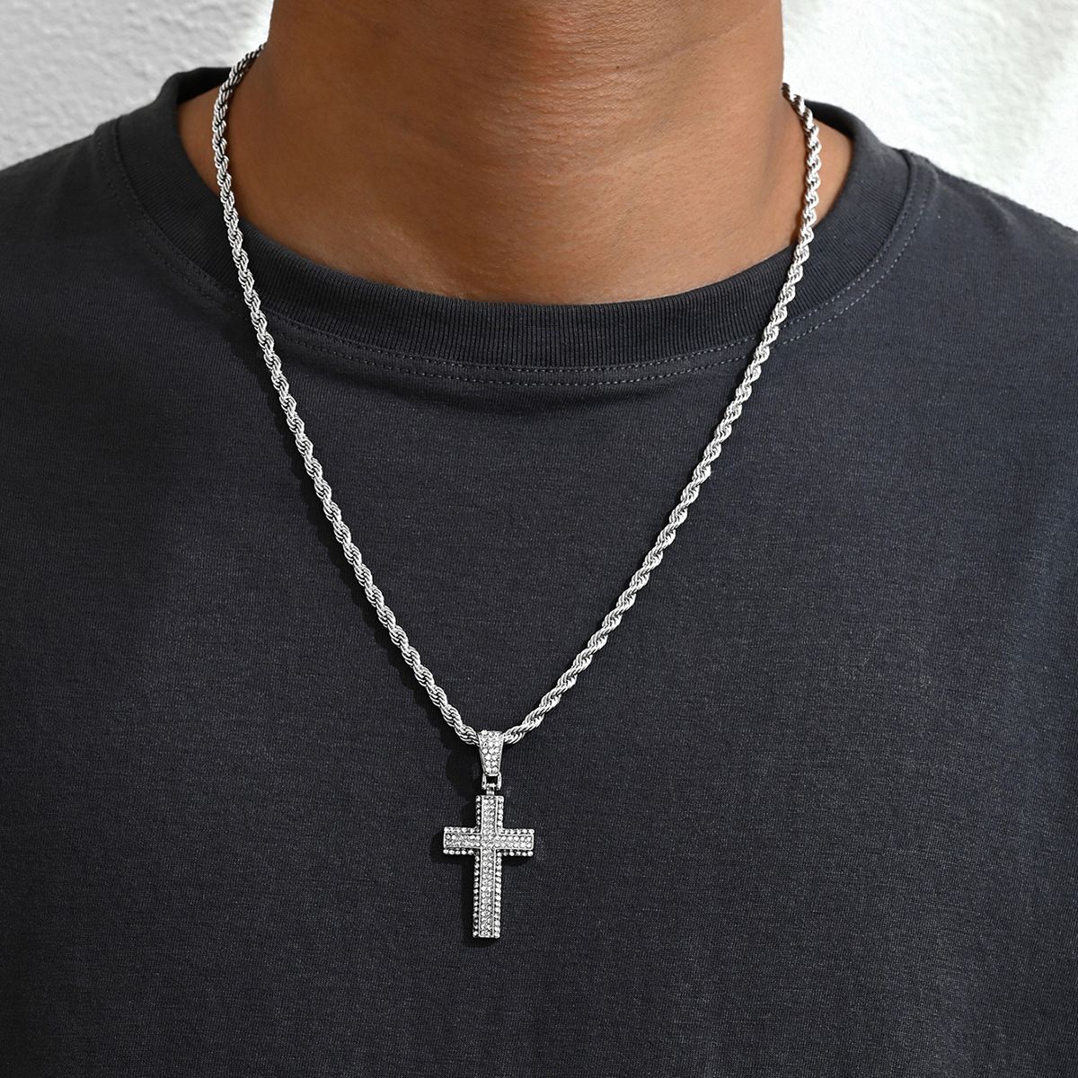 Hip Hop Cross Niche Design Men's Necklace Versatile Inlaid Diamond Pendant Cuban Chain Simple Necklace_ipsvogv.com