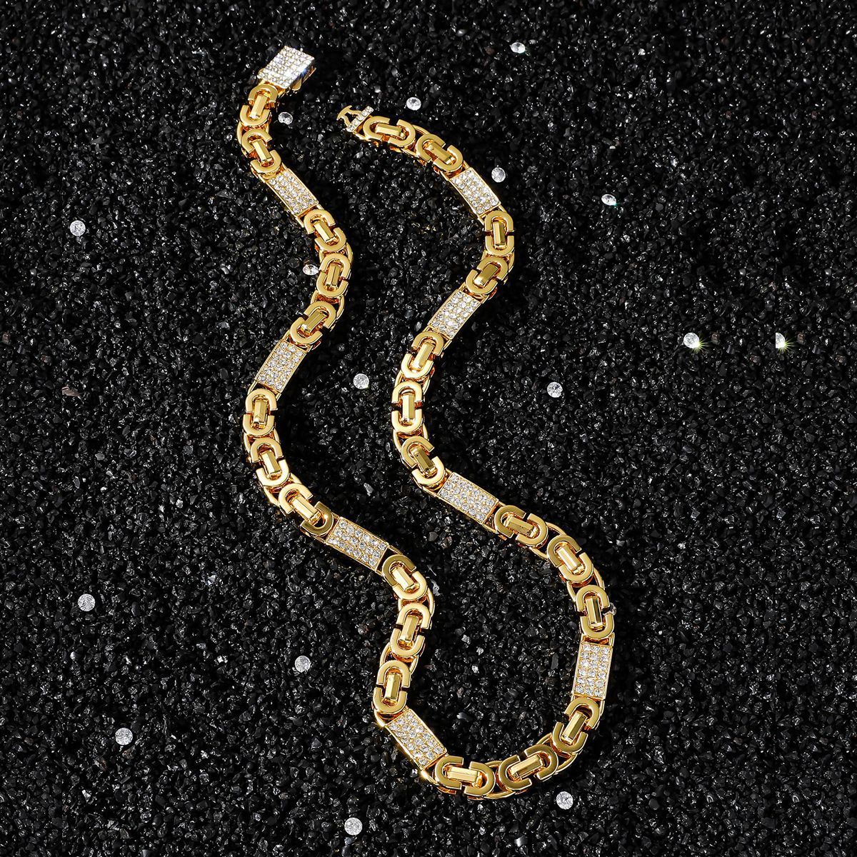 New Geometric Inlaid Cuban Chain Creative High-Quality Alloy Rhinestone Necklace_ipsvogv.com