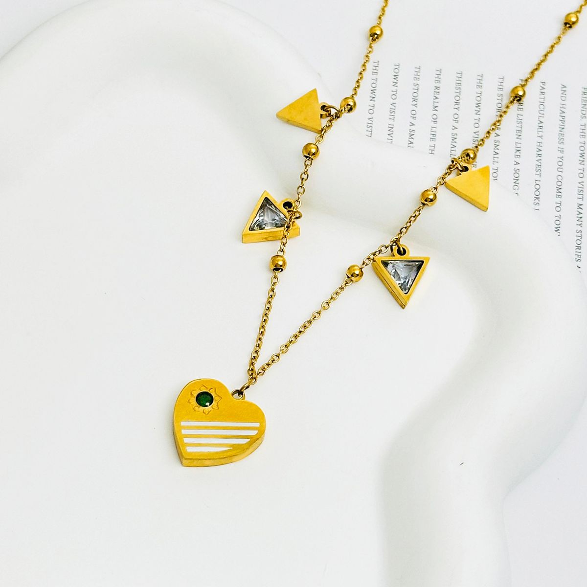 Triangle Love Peach Heart Titanium Steel High Grade, Light Luxury, Diamond Inlaid Necklace, Women's Collarbone Chain,_ipsvogv.com