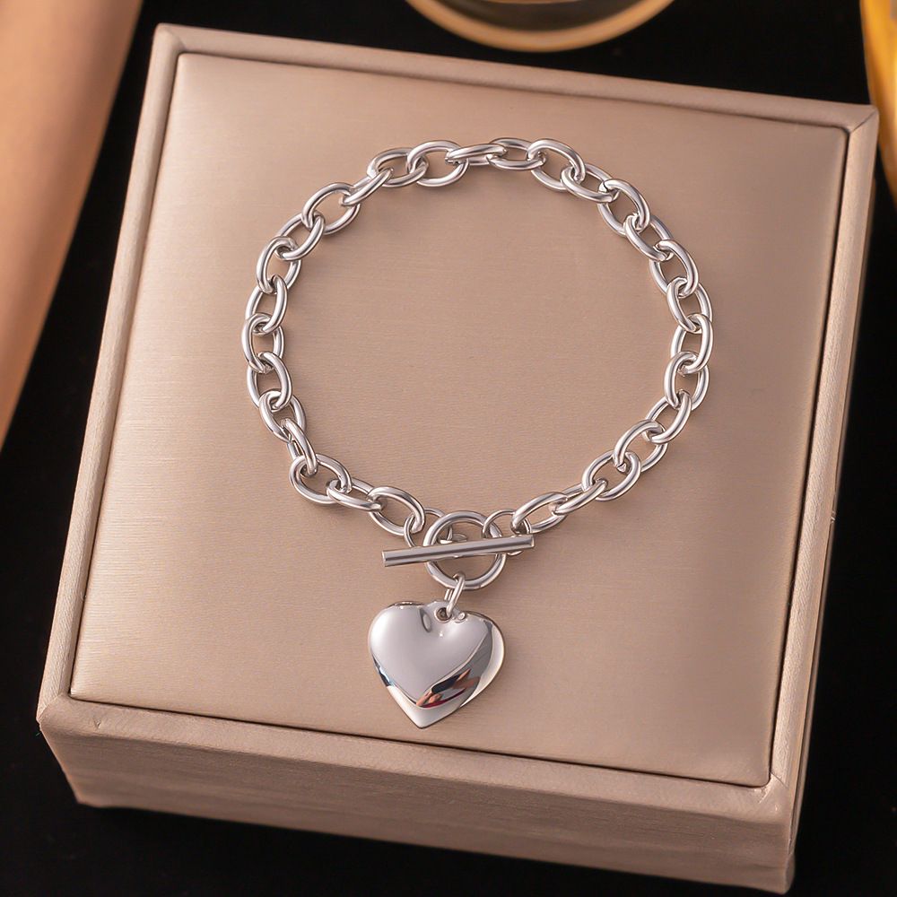 New Ins Simple Popular OT Buckle Smooth Surface Men's And Women's Titanium Steel Bracelet Versatile Heart Pendant_ipsvogv.com