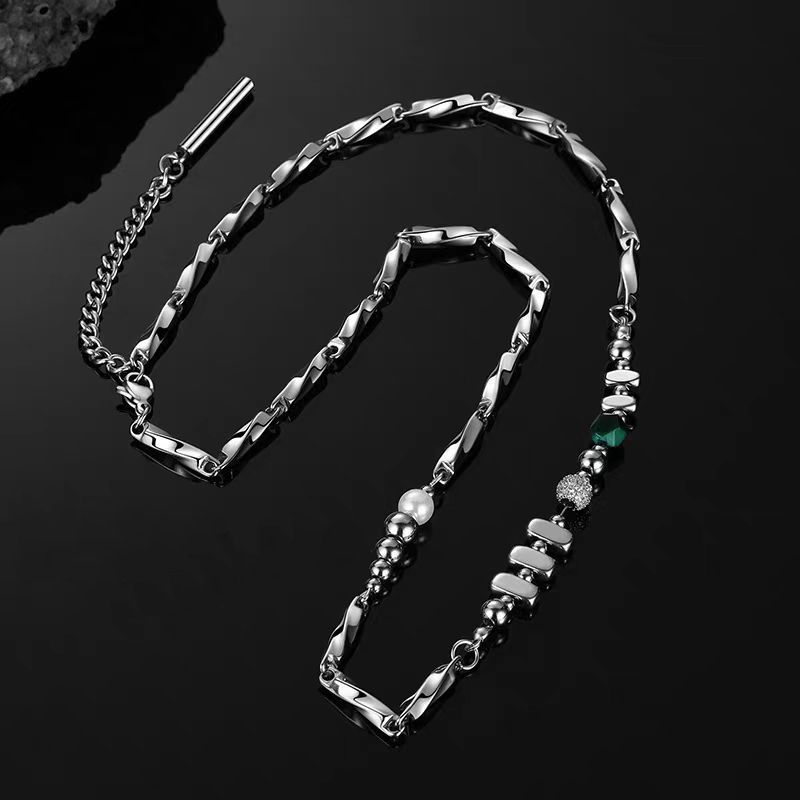 Titanium steel Mobius splicing broken silver necklace men's simple high end sense of all match no fading autumn and winter sweater chain_ipsvogv.com