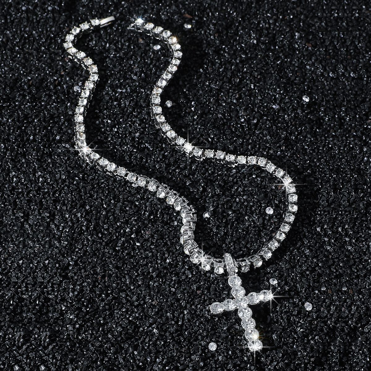 New Style Religious Pendant Hip Hop Creative Personalized Cross Necklace_ipsvogv.com