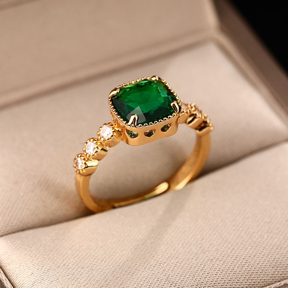 Korean Version Of New Emerald Selected Zircon Niche, Light Luxury Design, Internet Famous Ring, Personality, Versatile_ipsvogv.com