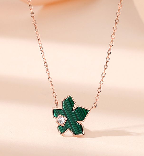 Ivy S925 SilverEmerald Pendant Necklace Female Design Light Luxury Clavicle Chain_ipsvogv.com